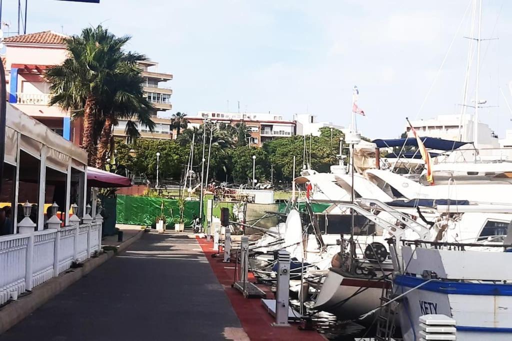 Ferienwohnung Adventure Harbour Torrevieja Exterior foto