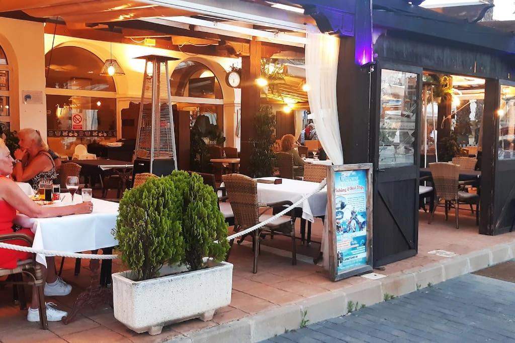 Ferienwohnung Adventure Harbour Torrevieja Exterior foto