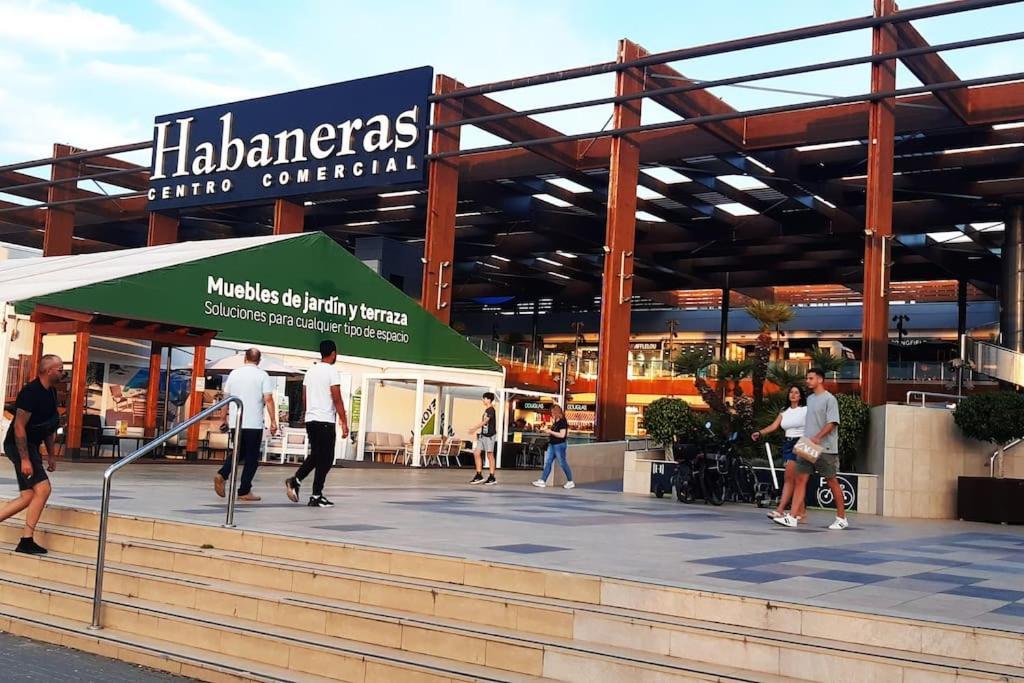 Ferienwohnung Adventure Harbour Torrevieja Exterior foto